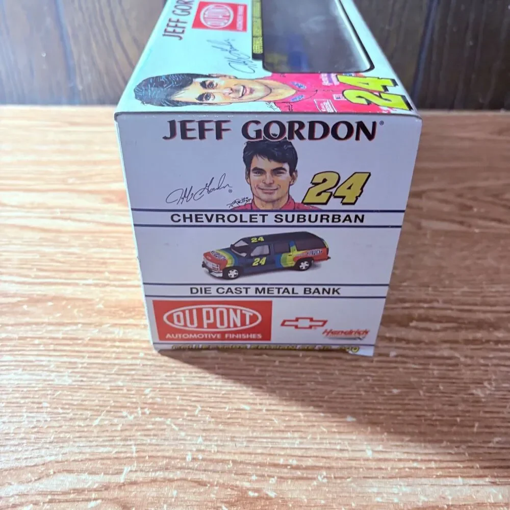Brookfield Collectibles 1:24 Die Cast Jeff Gordan 24 Chevy Suburban Bank w/Box